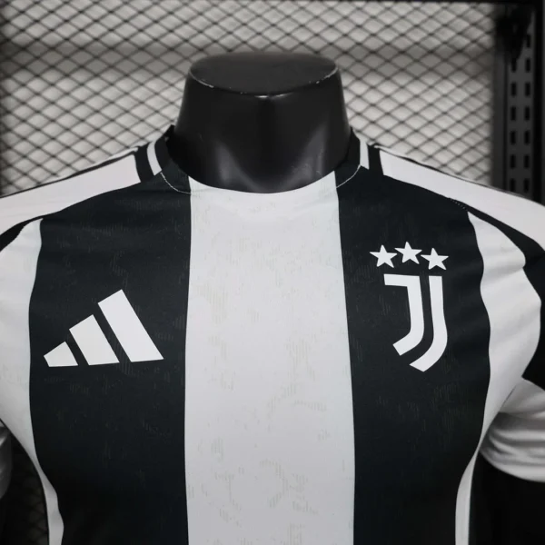 Juventus F.C. 2024 2025 Player Home Shirt 05