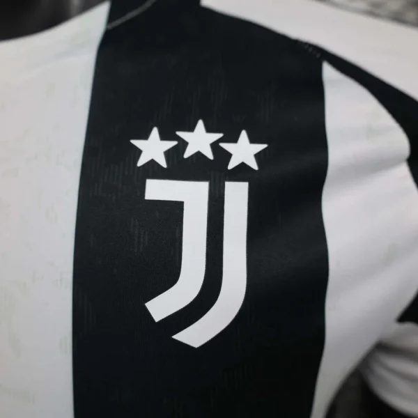 Juventus F.C. 2024 2025 Player Home Shirt 06