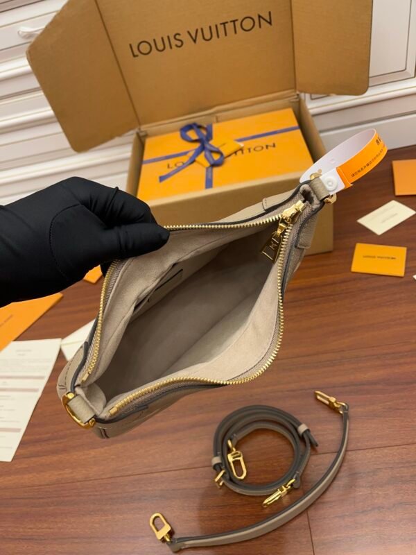 Louis Vuitton M46112