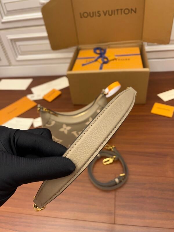 Louis Vuitton M46112