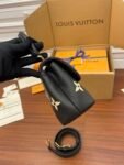 Louis Vuitton M45978