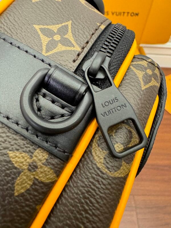 Louis Vuitton M46688