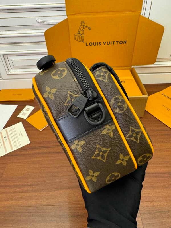 Louis Vuitton M46688
