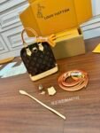 Louis Vuitton M47132