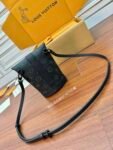 Louis Vuitton M11613