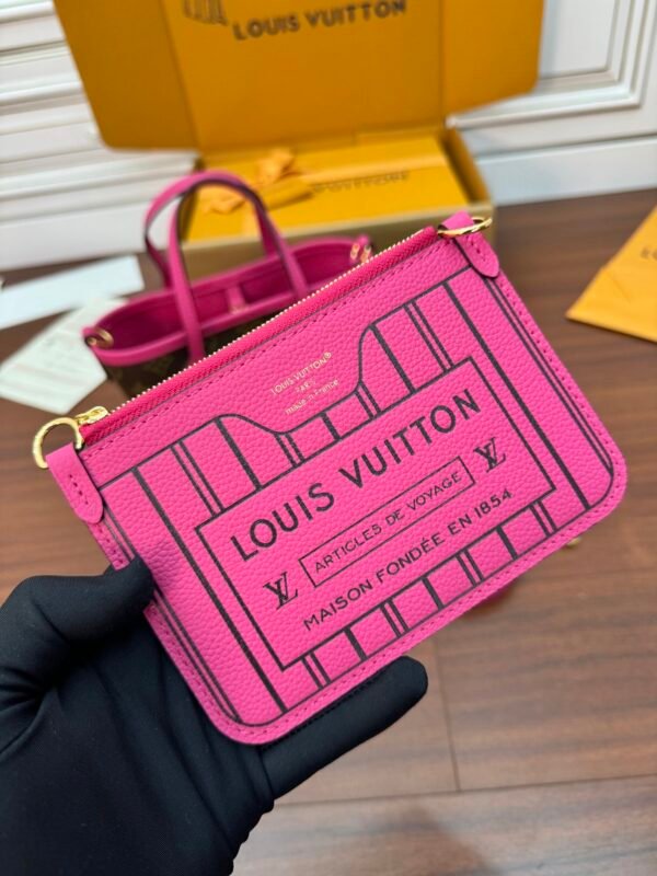 Louis Vuitton M12106