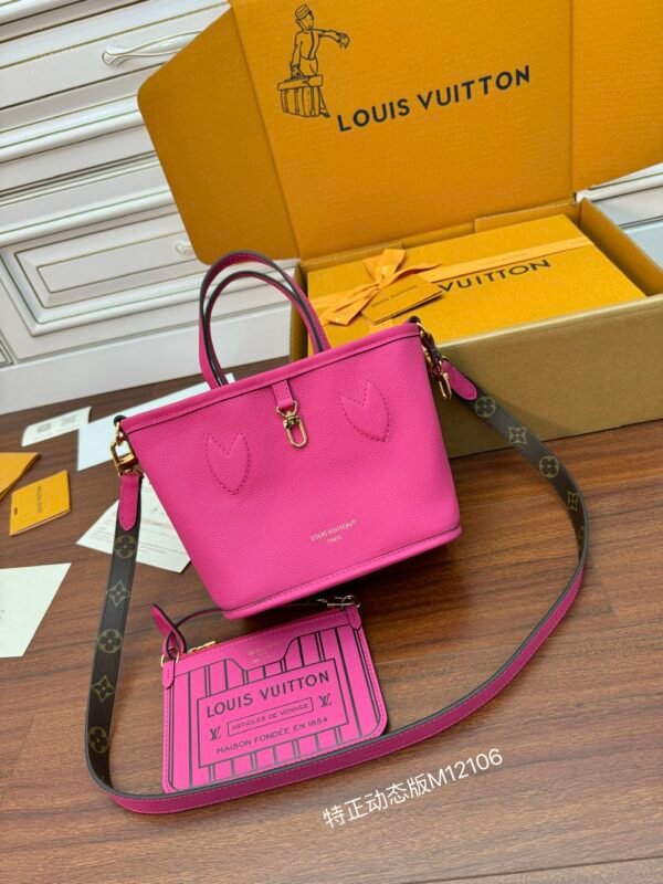 Louis Vuitton M12106