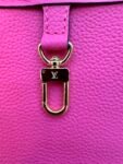 Louis Vuitton M12106