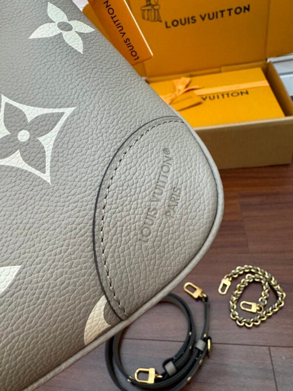 Louis Vuitton M13224