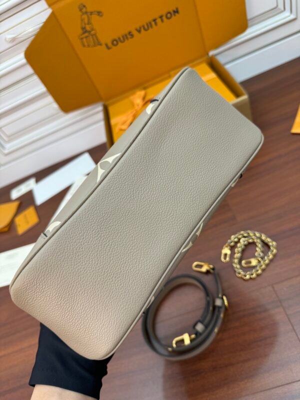 Louis Vuitton M13224