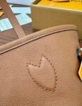Louis Vuitton M12061