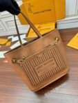Louis Vuitton M12061