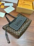 Louis Vuitton M11946