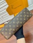 Louis Vuitton M11952