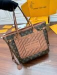 Louis Vuitton M12061