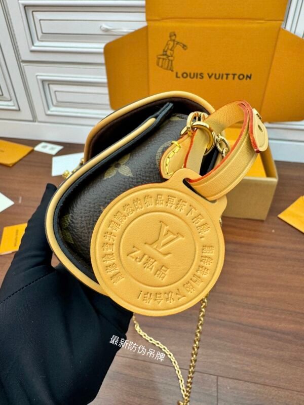Louis Vuitton M13566