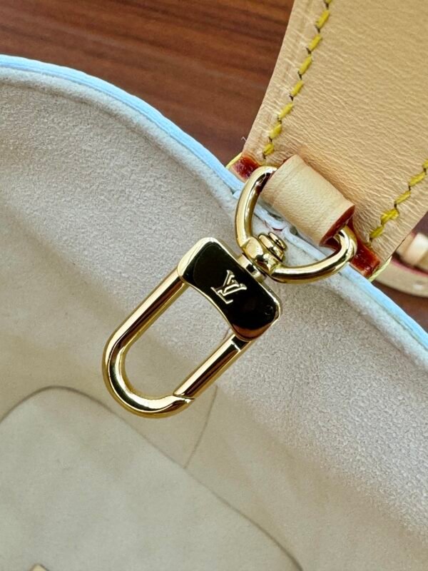 Louis Vuitton M13089