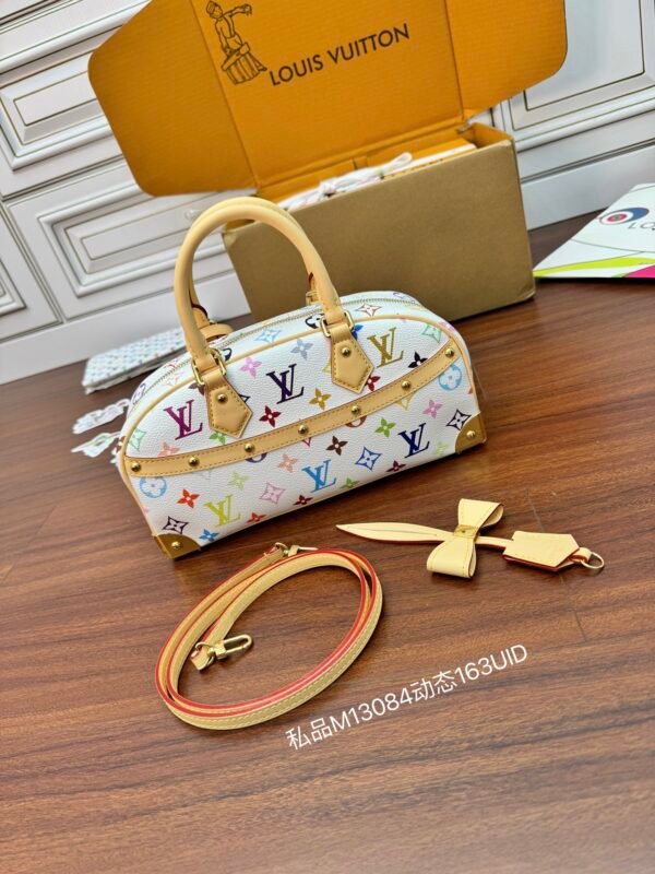 Louis Vuitton M13084