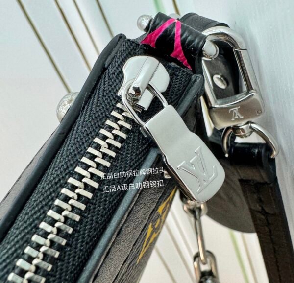 Louis Vuitton M13663