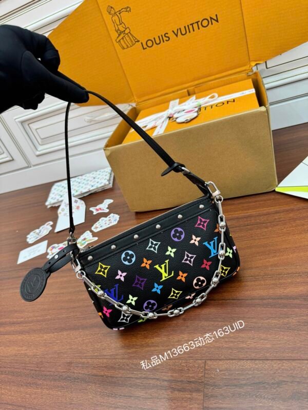 Louis Vuitton M13663