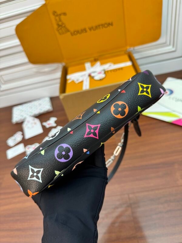 Louis Vuitton M13663