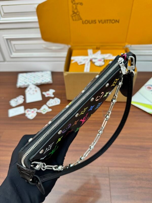 Louis Vuitton M13663