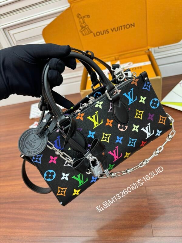 Louis Vuitton M13260