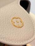 Louis Vuitton M12952