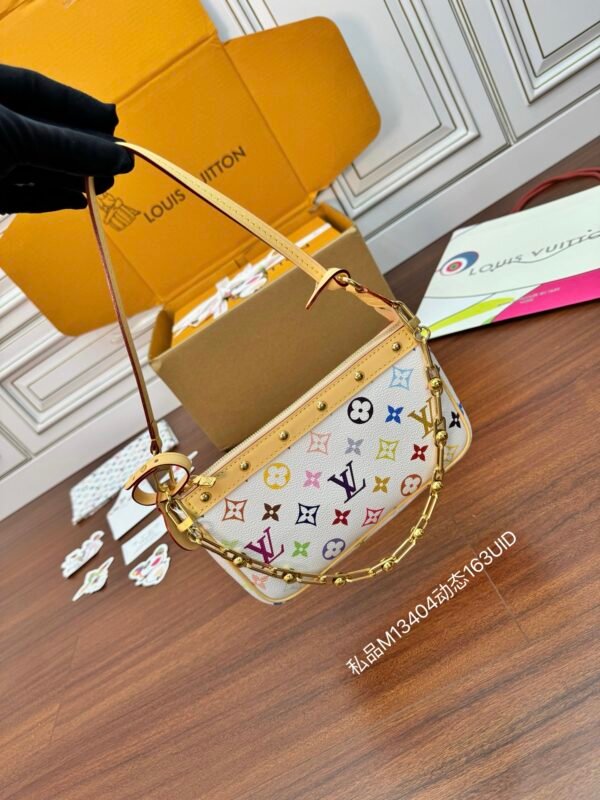 Louis Vuitton M13404