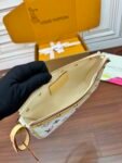 Louis Vuitton M13404
