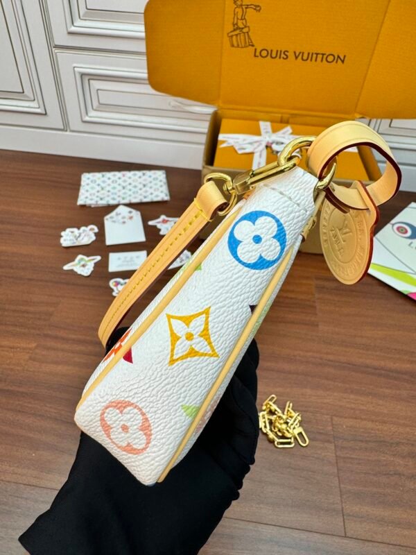Louis Vuitton M13404
