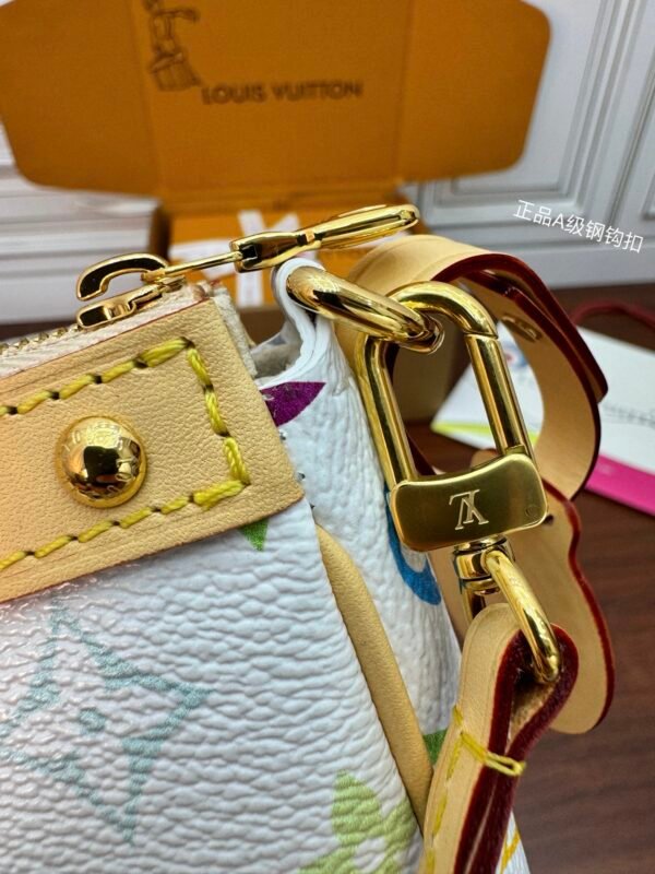Louis Vuitton M13404