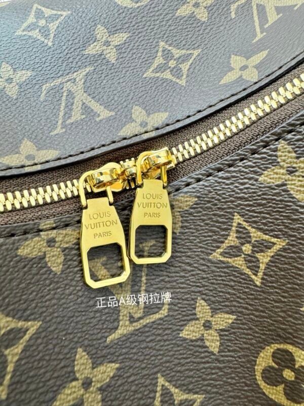 Louis Vuitton M12098
