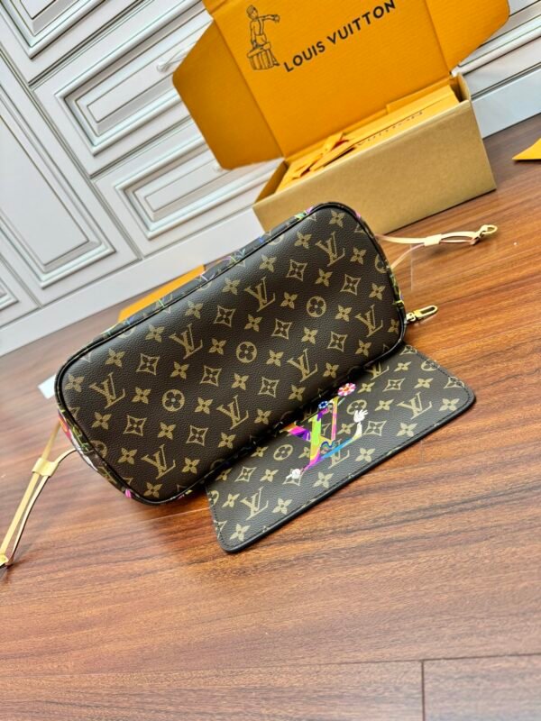 Louis Vuitton M13271