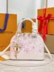 Louis Vuitton M13104