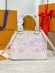 Louis Vuitton M13104
