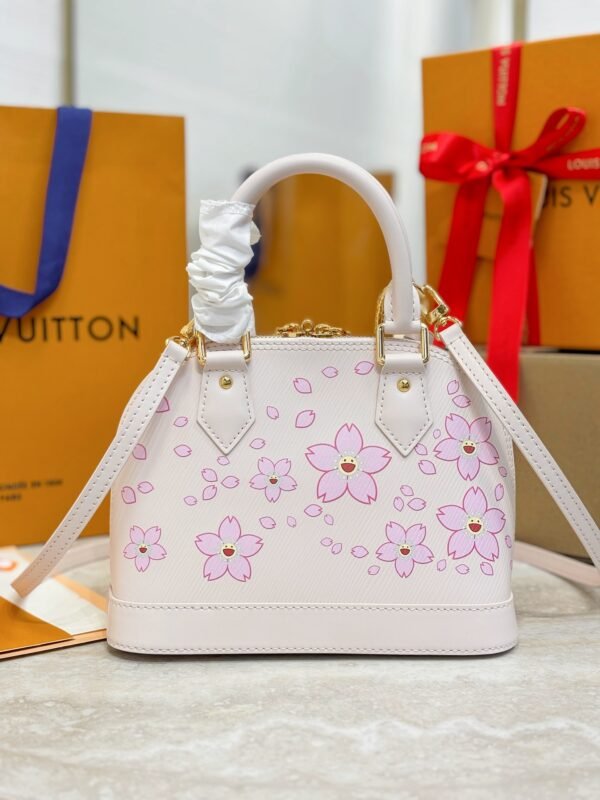 Louis Vuitton M13104