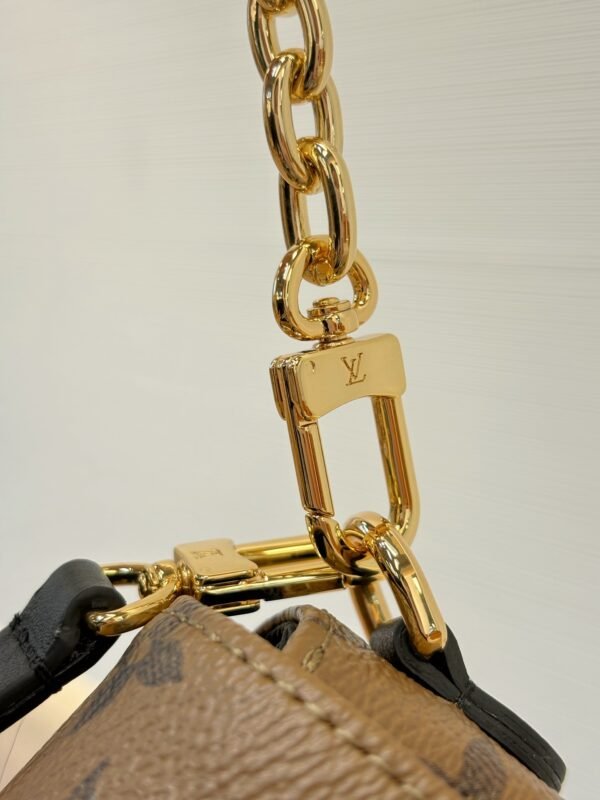 Louis Vuitton M26587